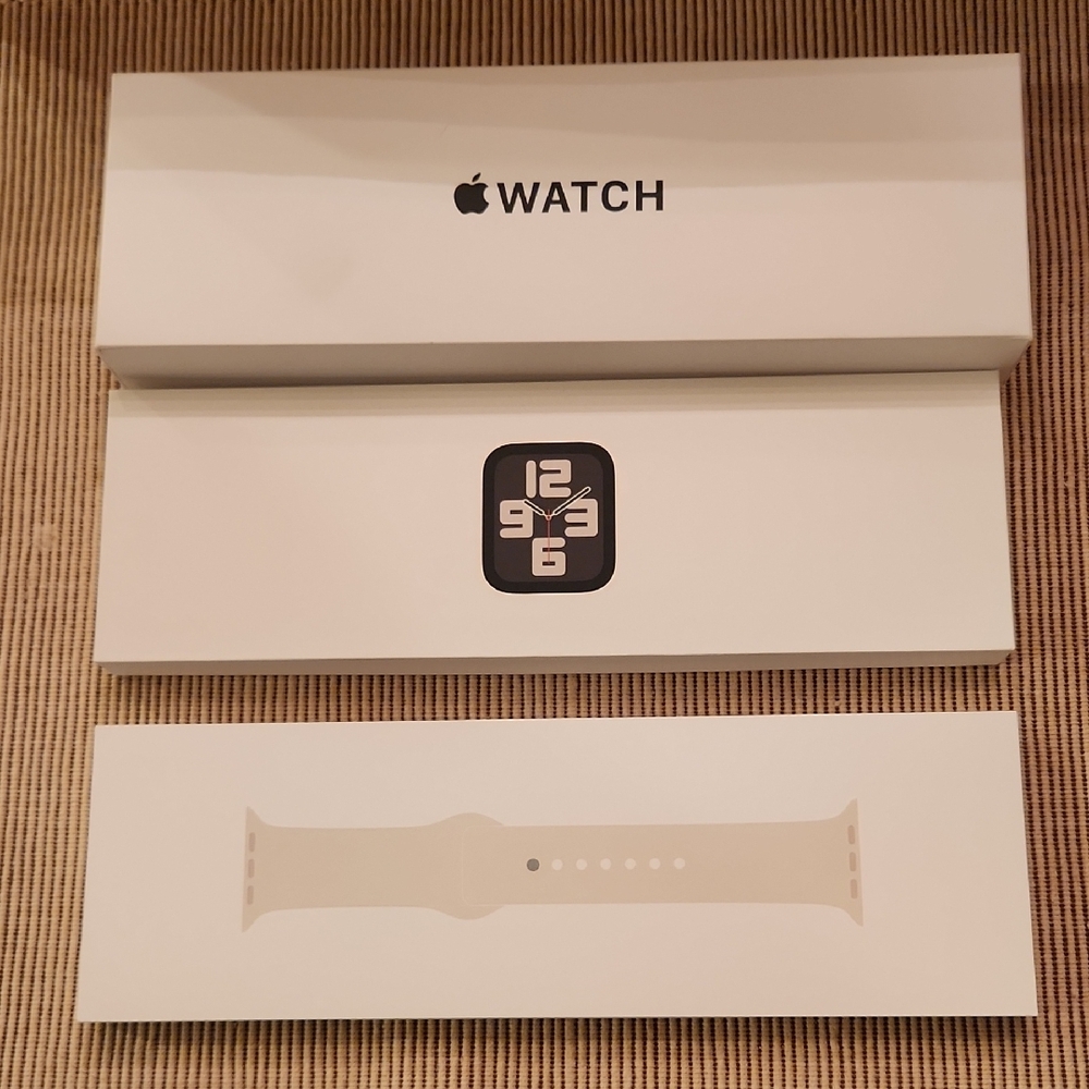 Apple Silver Smartwatch Sleek Design